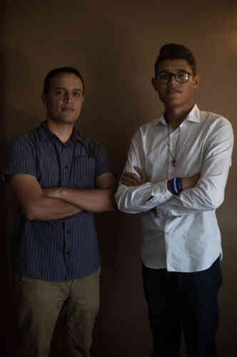 Douglas Castro, 30 ans, et Lesther Alemán, 20 ans, ont participé aux toutes premières manifestations contre le gouvernement, le 18 avril. Aujourd’hui, ils ont supprimé leurs comptes sur les réseaux sociaux et vivent cachés avec une trentaine d’autres opposants dans une maison anonyme de Managua, à l’abri des regards.