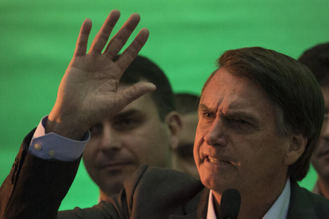 Le candidat du parti d’extrême droite brésilien PSL à l’élection présidentielle, Jair Bolsonaro, à Rio de Janeiro, le 22 juillet.