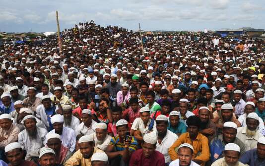 Des milliers de réfugiés rohingya, le 25 août, dans le camp de réfugiés de Kutupalong, au Bangladesh.