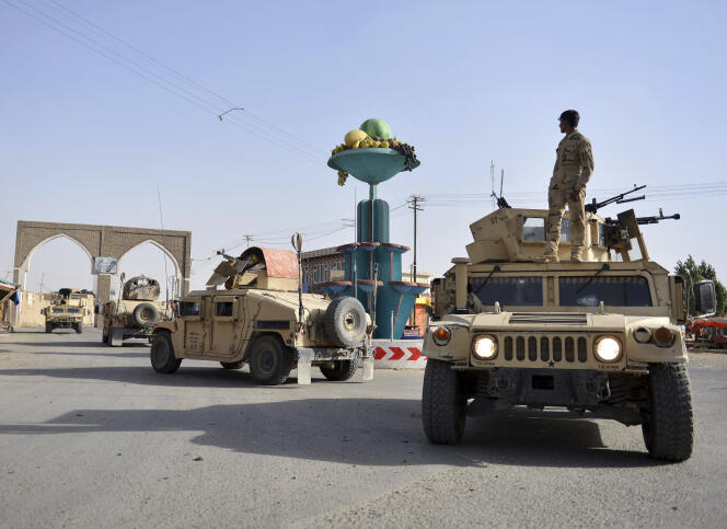 Une patrouille des forces de sécurité afghanes à Ghazni, dans l’ouest de Kabul, le 12 août.