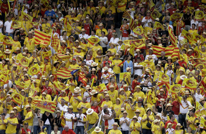 Supporteurs des Dragons catalans lors d’un match de Super League, en juin 2009, à Barcelone.