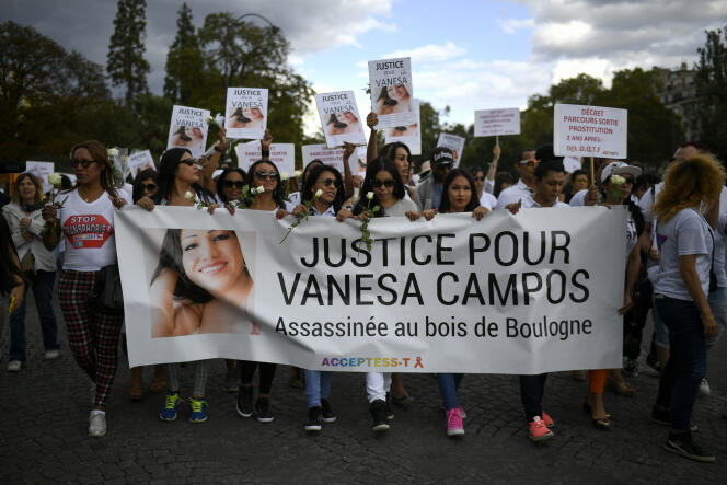 Marche blanche au bois de Boulogne, le 24 août, en hommage à Vanesa Campos, prostituée tuée la semaine précédente.