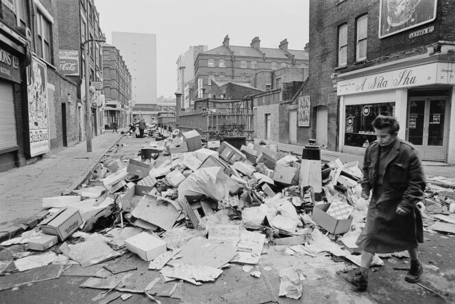 Grève des éboueurs, à Londres, en février 1979.