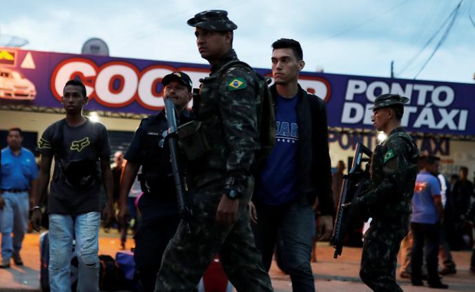 Le Bresil Mobilise Son Armee A La Frontiere Du Venezuela