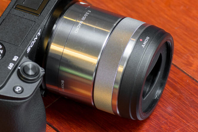L’objectif Macro Sony E 30mm f/3.5 vous permet d’immortaliser de minuscules objets à un rapport de reproduction de 1:1.