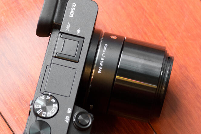 Le Sigma 60mm f/2.8 DN offre une distance focale de 90 mm sur les appareils photo APS-C, idéale pour les portraits.