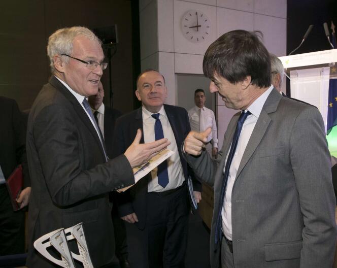 Echanges entre Nicolas Hulot, alors ministre de la transition écologique et Jean-Bernard Lévy, le PDG d’EDF, au siège du Medef en décembre 2017.