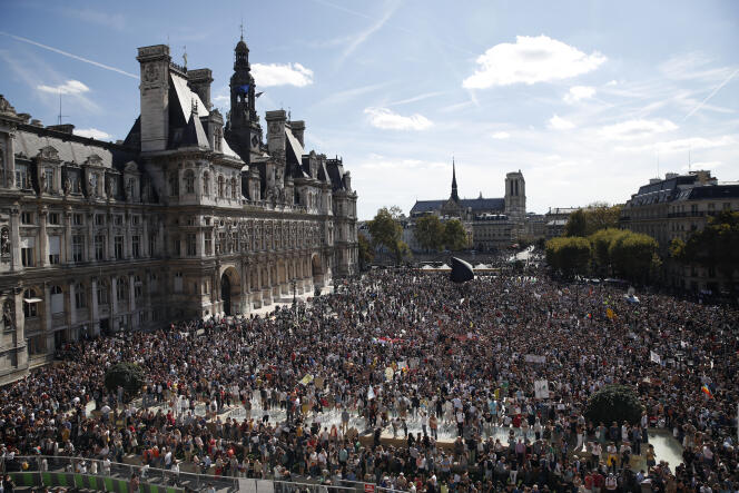Entre 18 500 et 50 000 personnes se sont rassemblées à Paris, samedi 8 septembre.