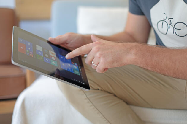 La Surface Go est presque aussi fine et légère qu’un iPad.