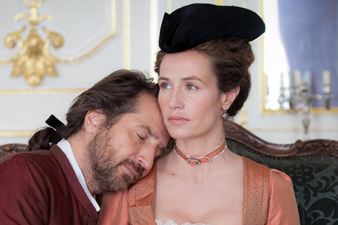 Edouard Baer (Marquis des Arcis) et Cécile de France (Madame de La Pommeraye) dans « Mademoiselle de Joncquières », d’Emmanuel Mouret.