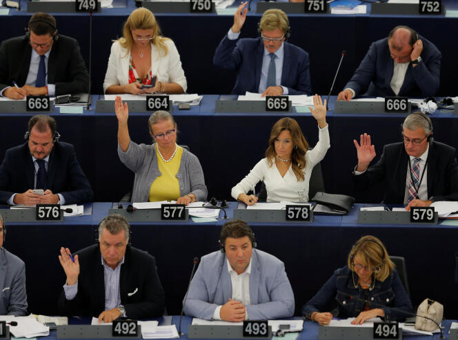 Votes en faveur de la directive de l’UE sur le droit d’auteur à l’heure du numérique au Parlement européen de Strasbourg, le 12 septembre.