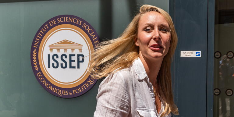 Marion Maréchal  devant son école, l'Institut de Sciences Sociales  Economiques et Politiques (ISSEP), le 22 juin 2018 à Lyon, France.