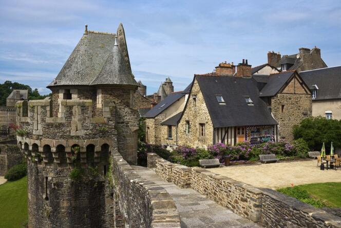 Maisons et remparts de la ville de Fougères, en Ille-et-Vilaine.