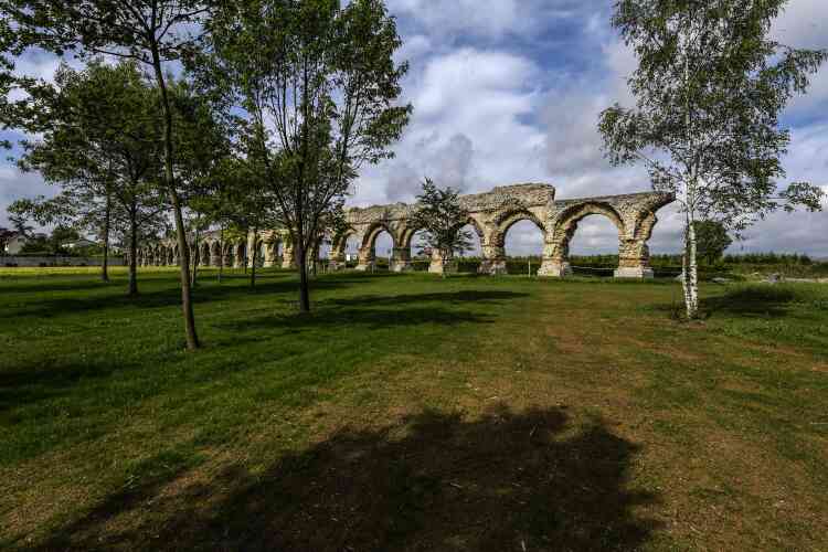 L’aqueduc romain du Gier est l’un des aqueducs antiques de Lyon, qui desservait la ville antique de Lugdunum. Il se situe à Chaponost, près de Lyon.
