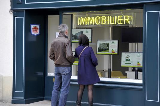 Alain Le Bot / Photononstop Selon les statistiques de Galian, principale caisse de garantie des professionnels de l’immobilier, les honoraires ont représenté 4,80 TTC en moyenne sur toute la France pour une transaction type s’établissant à 195 800 euros