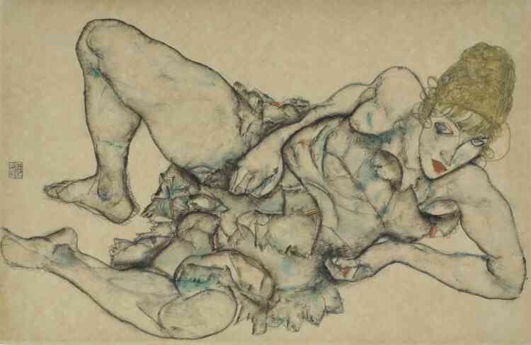 « Courbes sensuelles, position allongée du modèle et impression de transparence : l’œuvre de Schiele occupe également une place essentielle dans l’histoire des relations entre art et érotisme. »