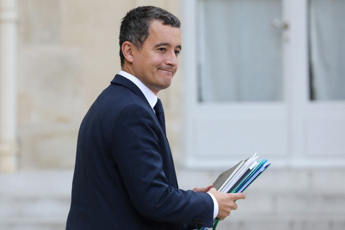 Apres Un Tweet De Gerald Darmanin Le Senat Suspend Ses Travaux