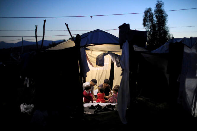 Dans le camp de réfugiés de Moria, sur l’île de Lesbos, en 2018. La Grèce est redevenue, en 2019, la première porte d’entrée des migrants et réfugiés en Europe.