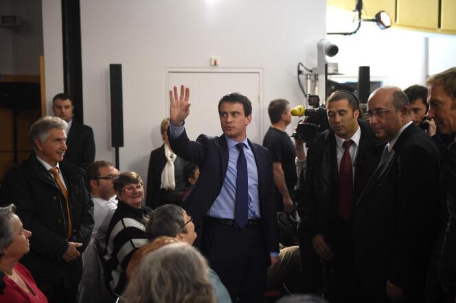 Manuel Valls lorsqu’il était premier ministre socialiste, le 14 avril 2014, à Evry.