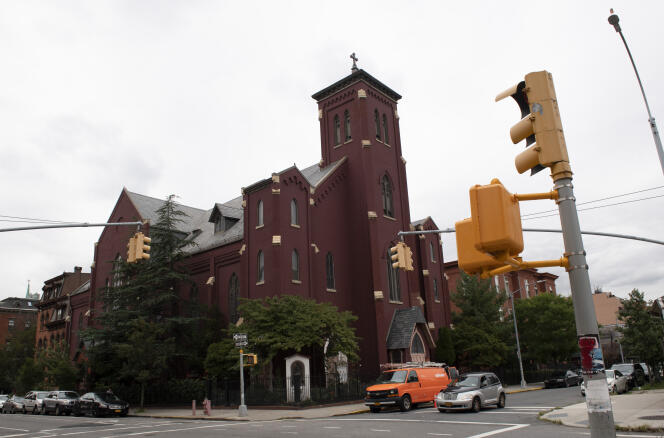 Une église de Brooklyn, dont le diocèse devra verser 23 millions de dollars à quatre victimes de pédophilie aux termes d’un arrangement financier.