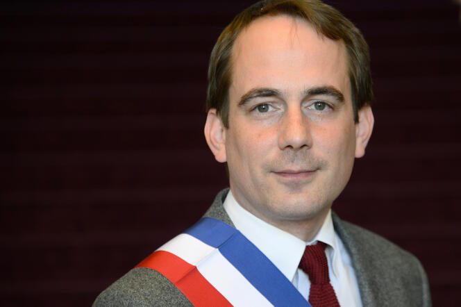 Patrice Bessac, maire de Montreuil.