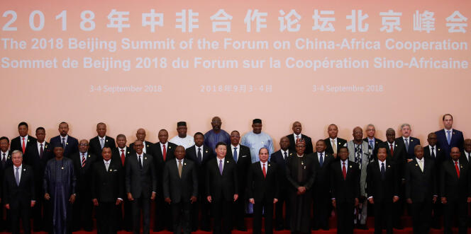 Le président chinois Xi Jinping (au centre), entouré des chefs d’Etat africains, lors du Forum sur la coopération sino-africaine, à Pékin, le 3 septembre 2018.