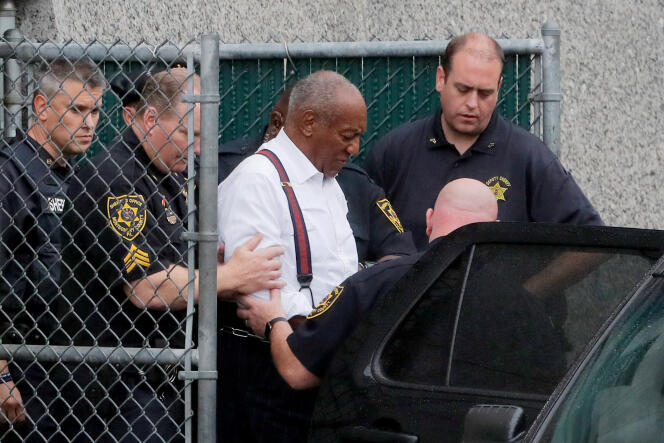L’acteur Bill Cosby à son départ du tribunal de Norristown (Pennsylvanie) après sa condamnation, le 25 septembre.
