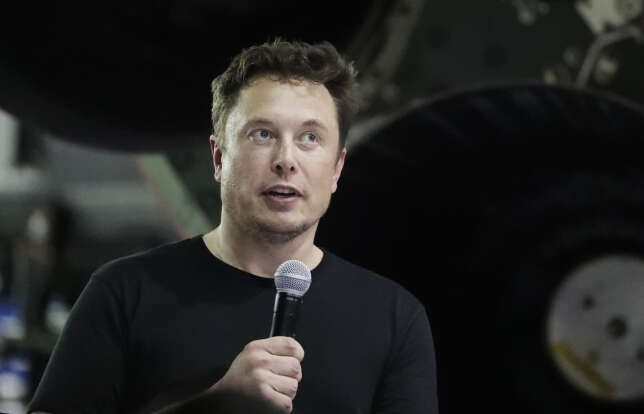 Elon Musk, patron de Tesla et de SpaceX, tient un discours alarmiste sur l’émergence, probable selon lui, d’une « superintelligence ».