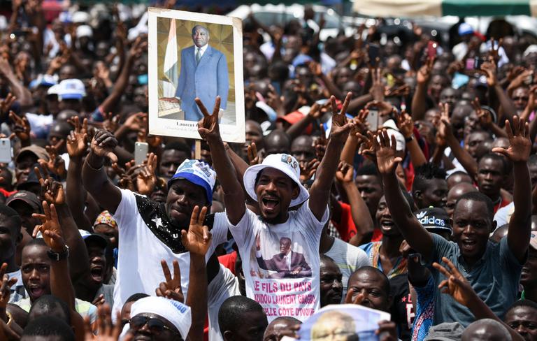 Pendant un rassemblement de la coalition Ensemble pour la démocratie et la souveraineté, favorable à l’ancien président ivoirien Laurent Gbagbo, le 28 juillet 2018 à Yopougon, un quartier d’Abidjan.