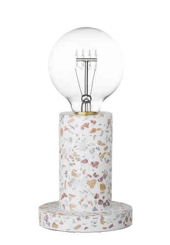 Lampe à poser du Danois Bloomingville, vendue 85 euros chez Made In Design