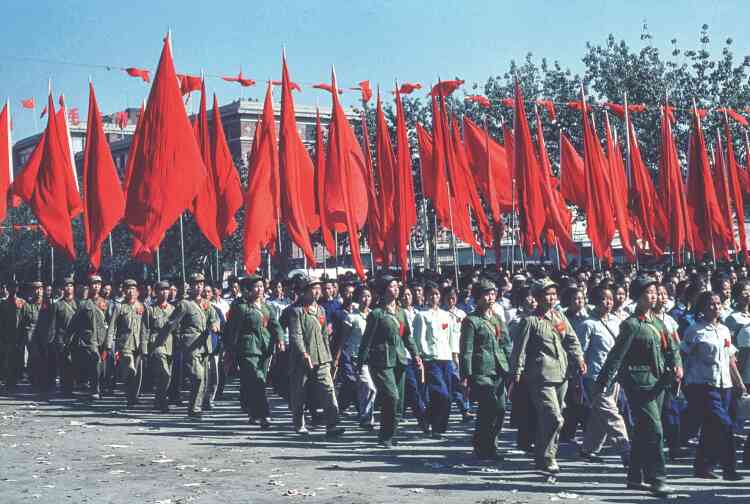 Défilé lors de la fête nationale chinoise, en pleine Révolution culturelle, à Pékin, le 1er octobre 1966.