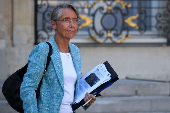 La ministre des transports Elisabeth Borne, à la sortie de l’Elysée, le 10 octobre.