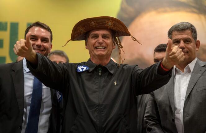 Le candidat d’extrême droite, Jair Bolsonaro, lors d’une conférence de presse, à Rio de Janeiro, le 11 octobre.