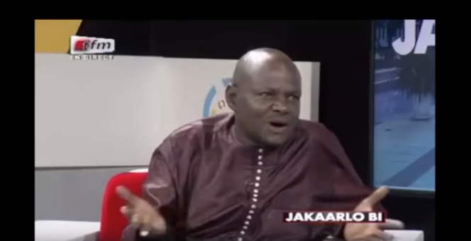 Le professeur Songué Diouf, chroniqueur dans l’émission « Jakaarlo Bi », sur la chaîne sénégalaise TFM, le 9 mars 2018 (capture d’écran).