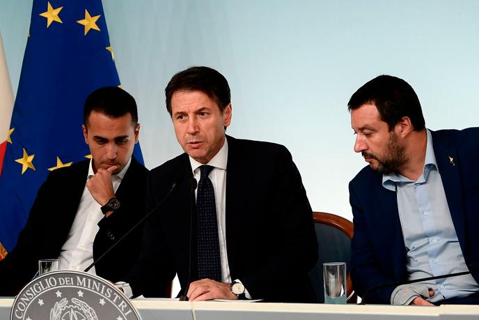 L Agence Moody S Degrade La Note De L Italie Et Le Gouvernement Se Dechire
