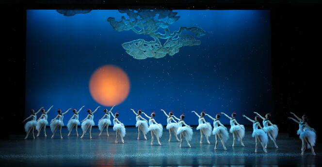 Le classique de Marius Petipa (d’après Hoffmann adapté par Alexandre Dumas) sur une musique de Tchaïkovski, « Casse-Noisette », revu par le Ballet national de Chine.
