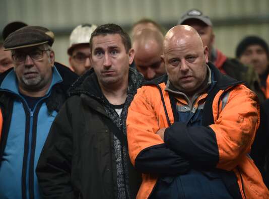 Les ouvriers de l’aciérie d’Ascoval, dans leur usine de Saint-Saulve (Nord), le 24 octobre.