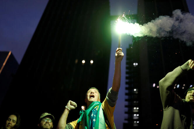 Des partisans de Jair Bolsonaro, à Sao Paulo, le 28 octobre.