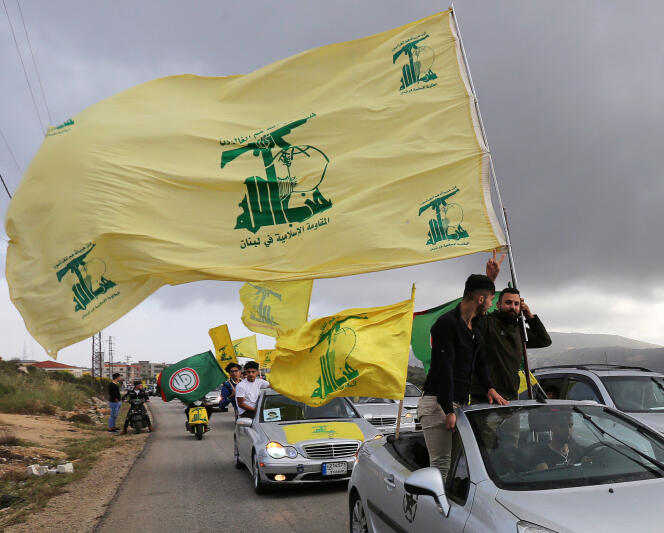 Des partisans du Hezbollah à Marjayoun, au Liban, le 7 mai.