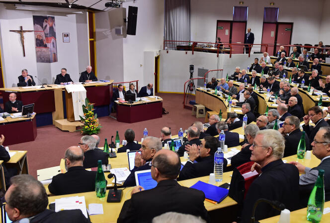 Lors de l’assemblée de la Conférence des évêques de France, à Lourdes, en novembre 2014.
