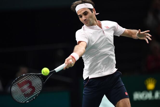 Roger Federer, lors de son quart de finale contre le Japonais Kei Nishikori, vendredi 2 novembre à Bercy.