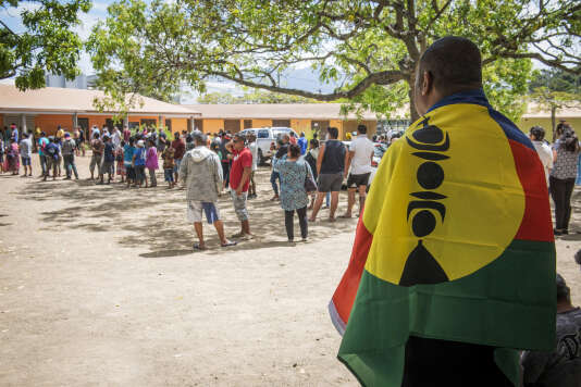 In New Caledonia as a whole, voter turnout in the referendum was 41.81% at mid-day on 4 November.