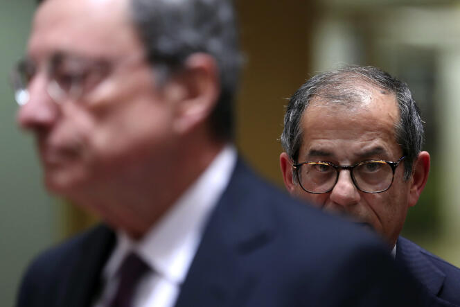 Mario Draghi, président de la Banque centrale européenne, et Giovanni Tria, ministre italien des finances, à Bruxelles, le 5 novembre 2018.