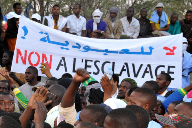 Manifestation contre la discrimination des descendants d’esclaves à Nouakchott, la capitale de la Mauritanie, en avril 2015.