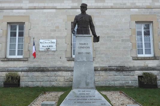 LUDOVIC MARIN / AFP The Eparges (Meuse), Tuesday November 6, the President of the Republic, Emmanuel Macron, pays homage to Maurice Genevoix, the centenary of the Great War.