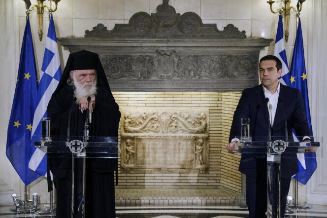 Le chef de l’Eglise grecque, l’archevêque Ieronymos, et le premier ministre Alexis Tsipras à Athènes, le 6 novembre.