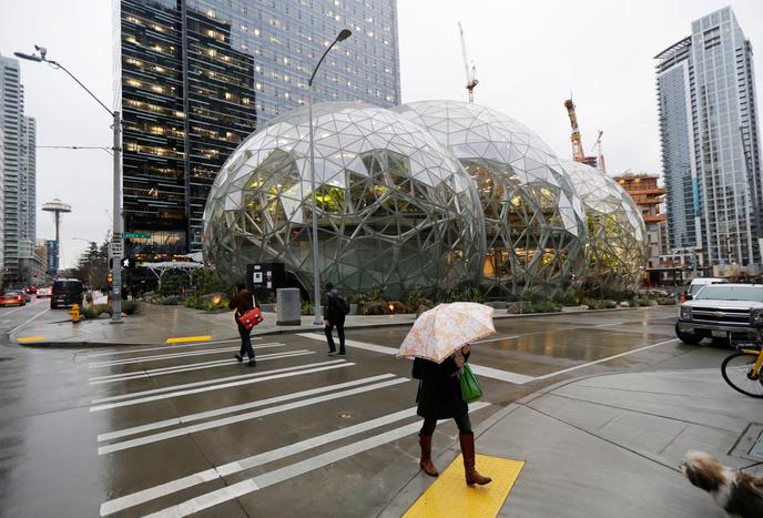 Le siège social d’Amazon, à Seattle, en janvier 2018. Un nouveau siège social scindé en deux va voir le jour à New York et Washington.