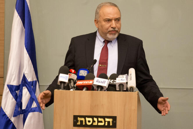 Le ministre de la défense israélien, Avigdor Lieberman, a démissionné avec fracas, le 14 novembre, dénonçant la « capitulation devant le terrorisme ».