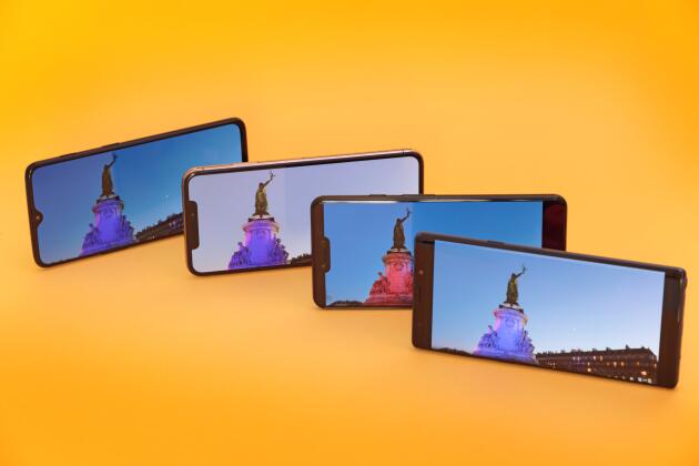 Ces quatre smartphones sont dotés d’écran OLED aux noirs très profonds. Les images paraissent plus belles sur l’écran des smartphones d’Apple et Samsung.