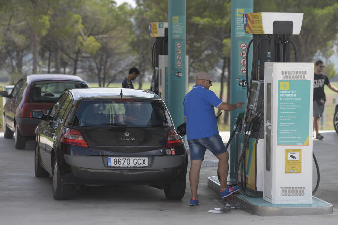 Une station essence de Petro7 à L’Ametlla del Vallès près de Barcelone, le 5 septembre 2015.